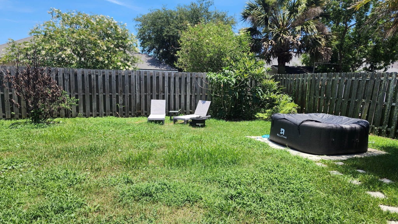 Photo of Outdoor in Sandalwood