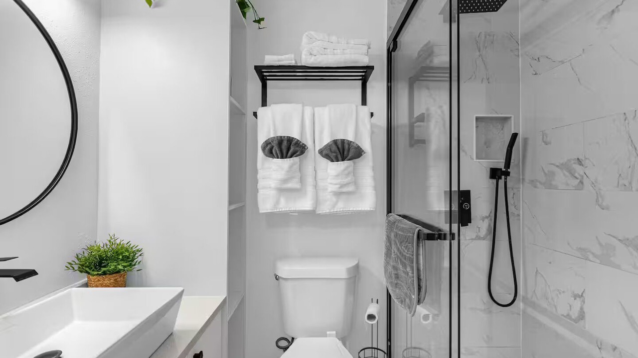 Photo of Bathroom in Bostwick Park