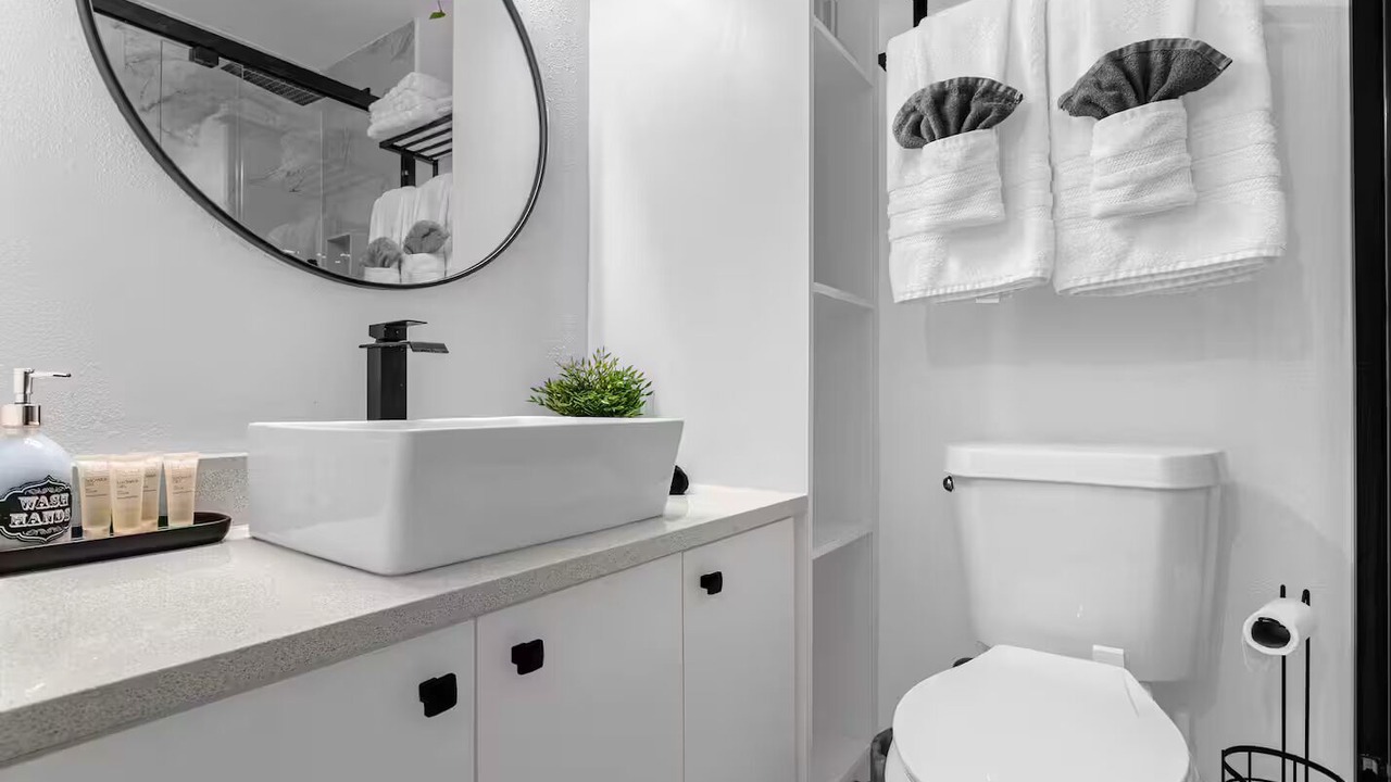 Photo of Bathroom in Bostwick Park