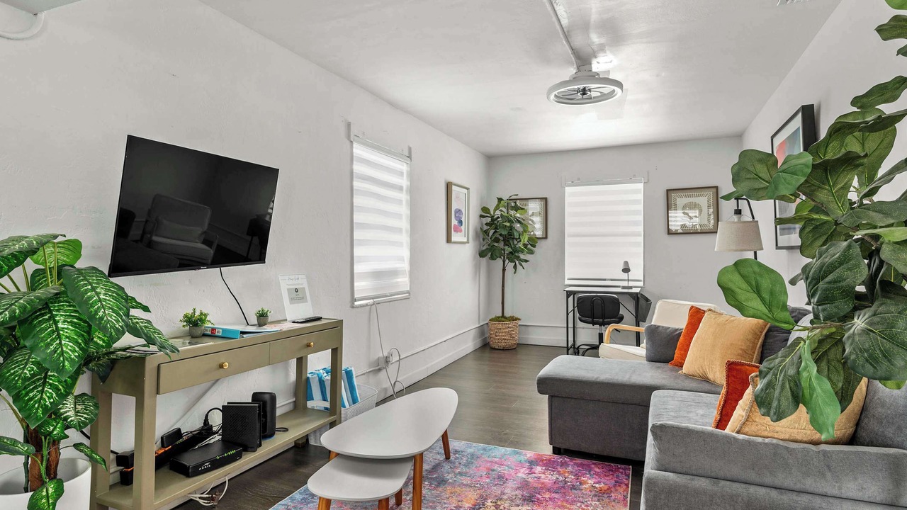 Photo of Livingroom in Kenwood