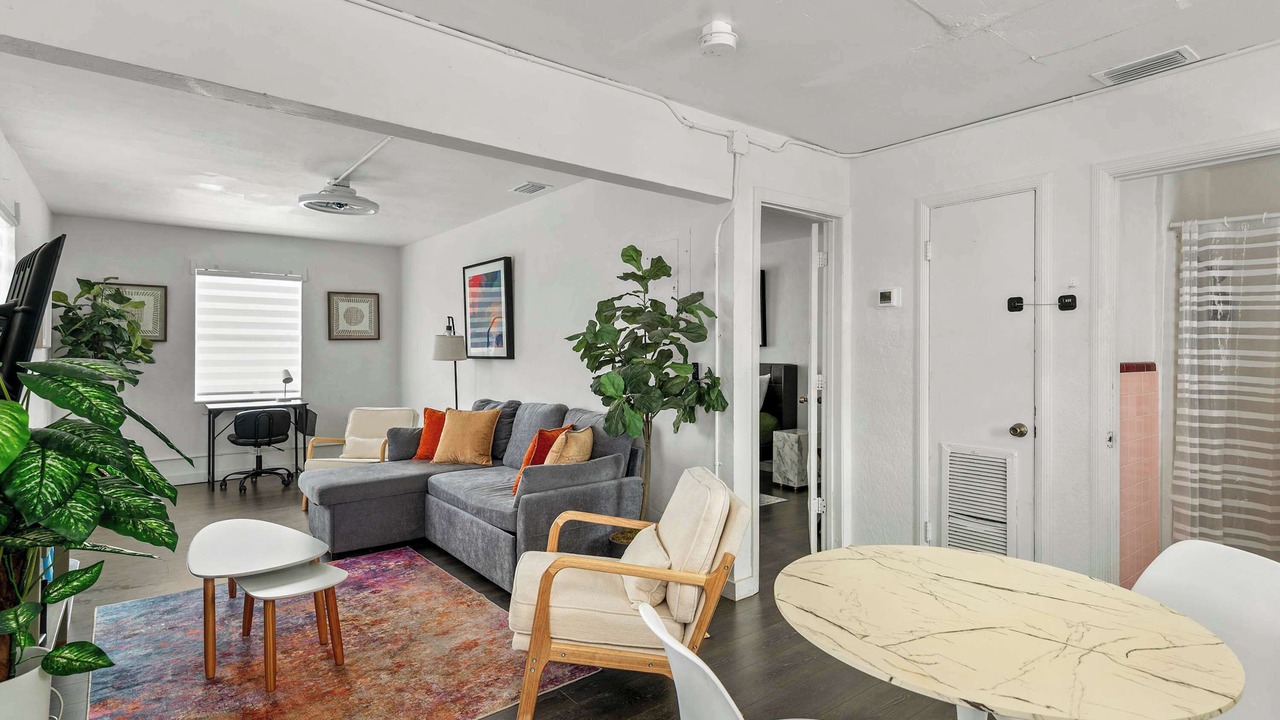 Photo of Livingroom in Kenwood
