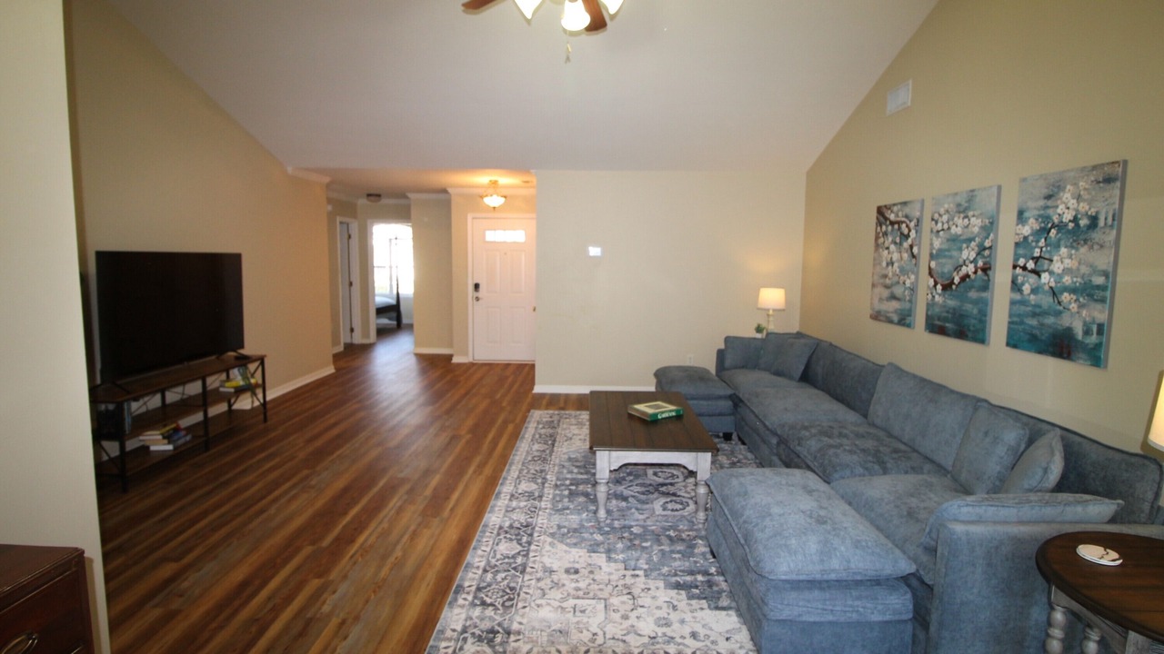 Photo of Livingroom in Valdosta