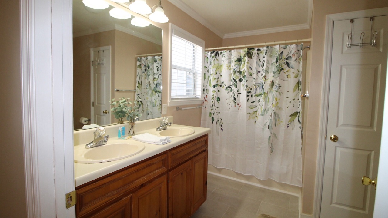 Photo of Bathroom in Valdosta