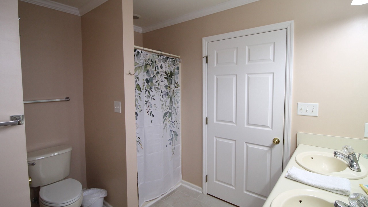 Photo of Bathroom in Valdosta