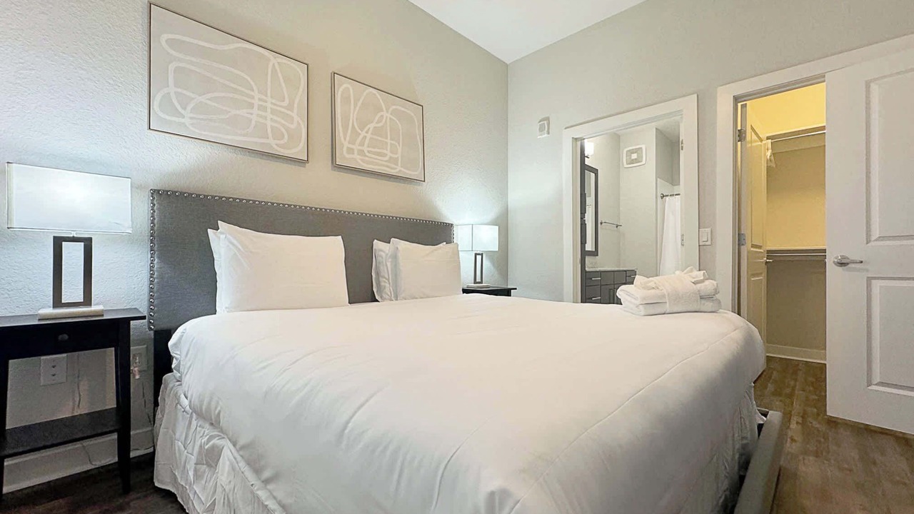 Photo of Bedroom in Carver City - Lincoln Gardens