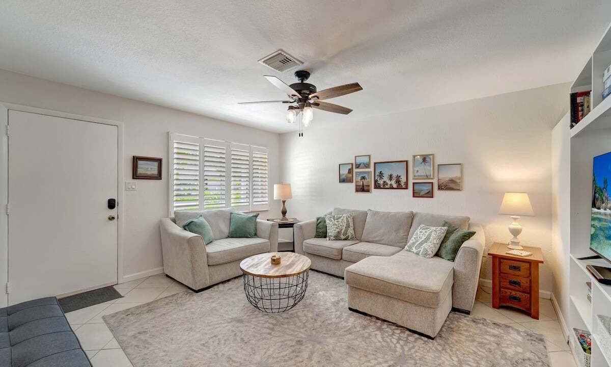 Photo of Livingroom in Sarasota Springs