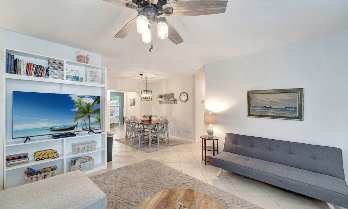 Photo of Livingroom in Sarasota Springs