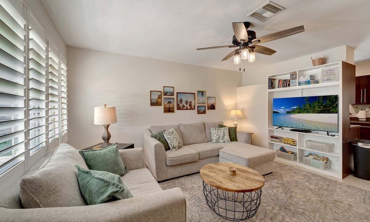 Photo of Livingroom in Sarasota Springs