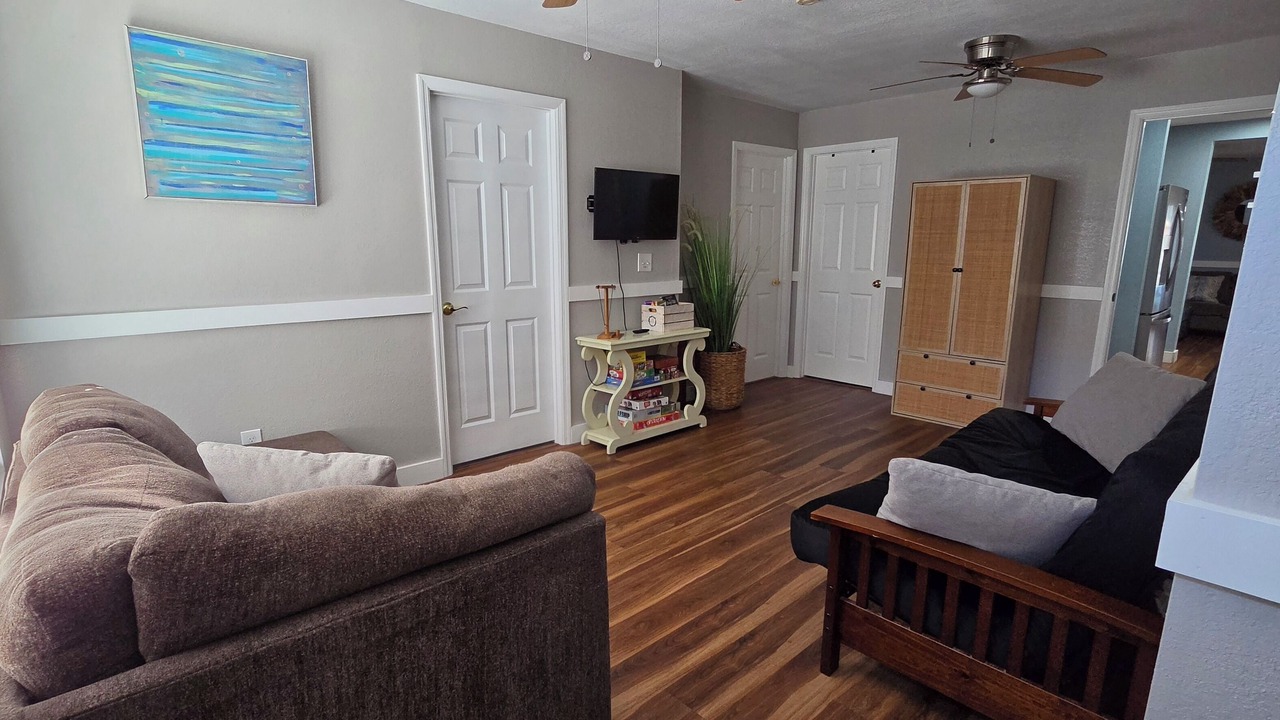 Photo of Livingroom in Suwannee