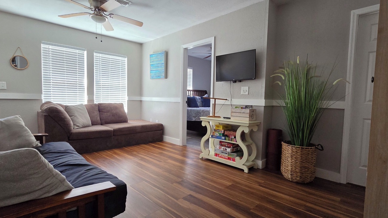 Photo of Livingroom in Suwannee