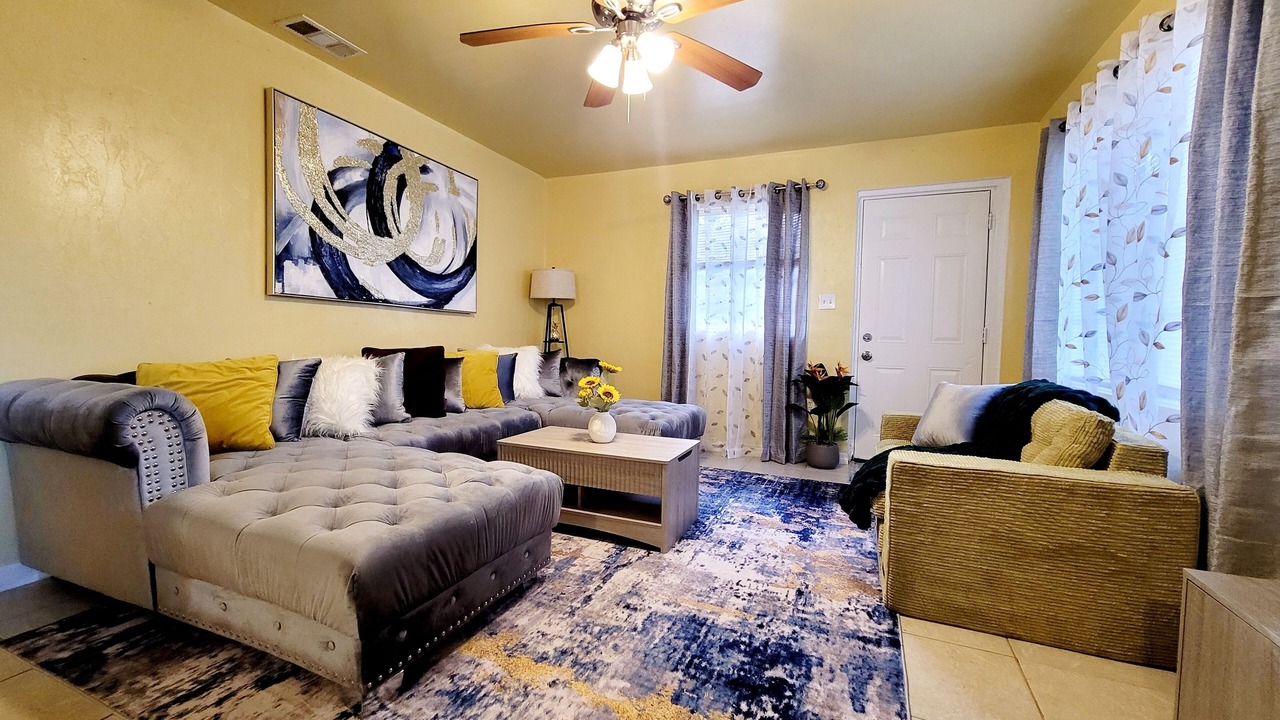 Photo of Livingroom in Gainesville