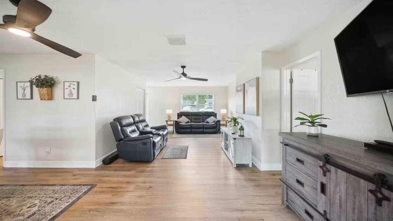 Photo of Livingroom in Spring Hill