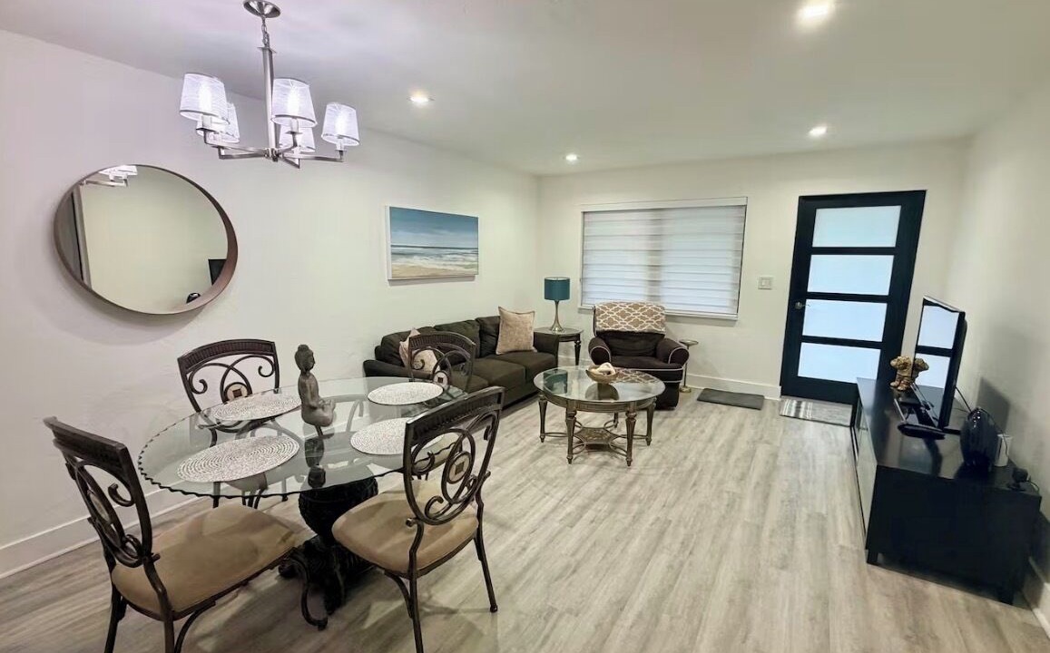 Photo of Livingroom in Kendall