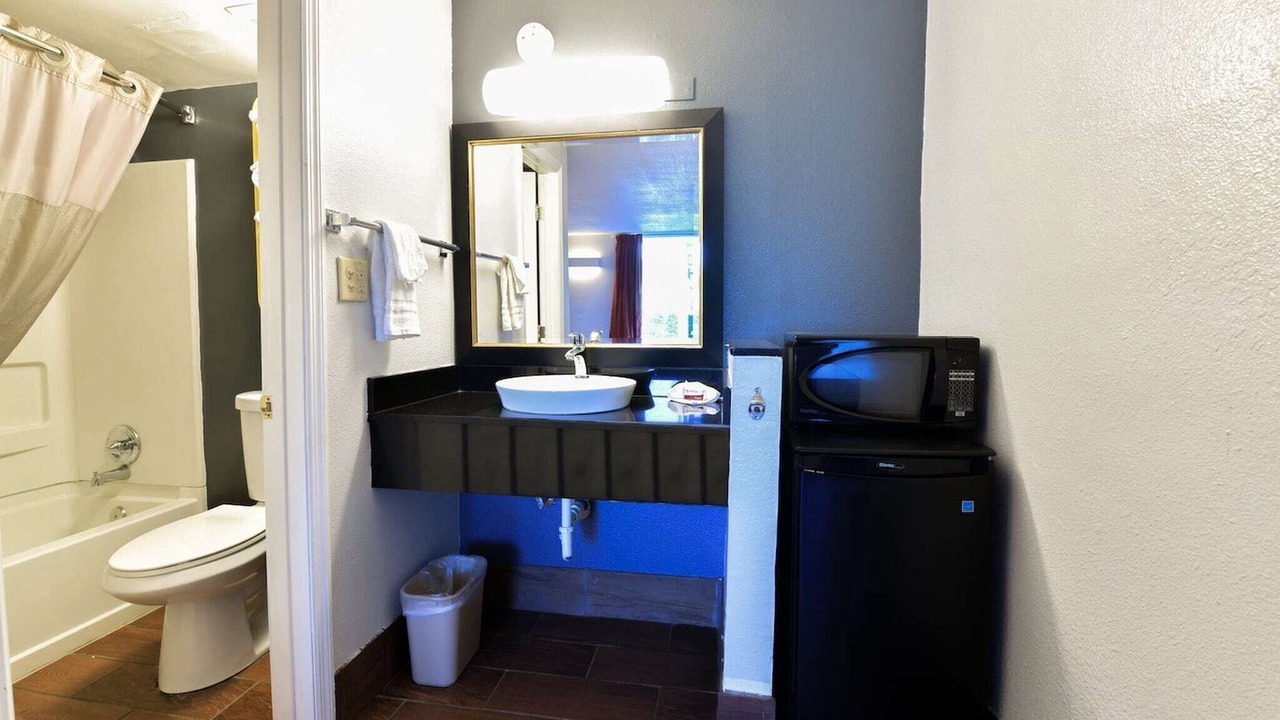 Photo of Bathroom in Valdosta