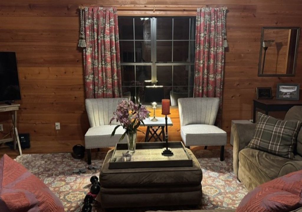Photo of Livingroom in Brooks County