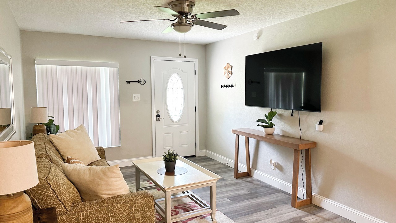 Photo of Livingroom in Cedar Hills