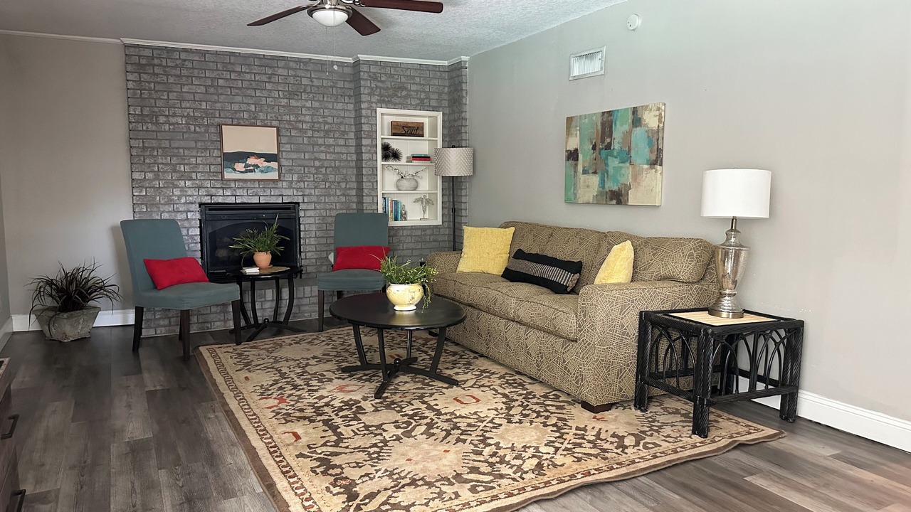 Photo of Livingroom in Cedar Hills