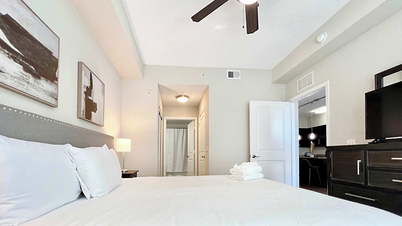 Photo of Bedroom in Carver City - Lincoln Gardens
