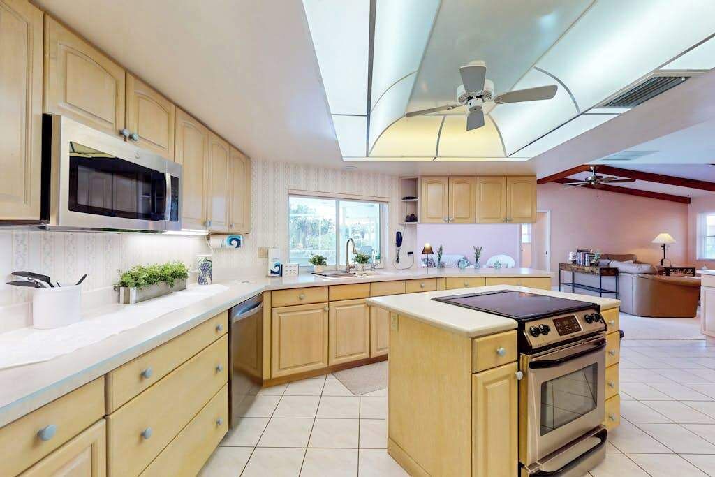Photo of Kitchen in Sorrento Shores