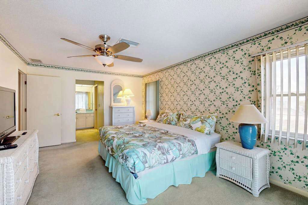 Photo of Bedroom in Sorrento Shores