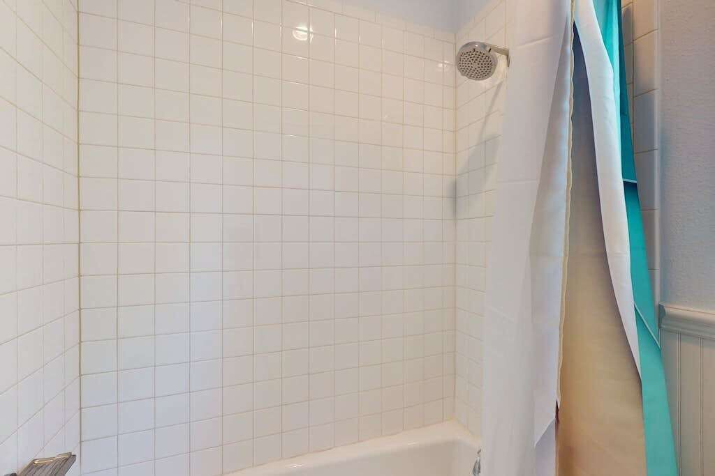 Photo of Bathroom in Indian Beach Sapphire Shores