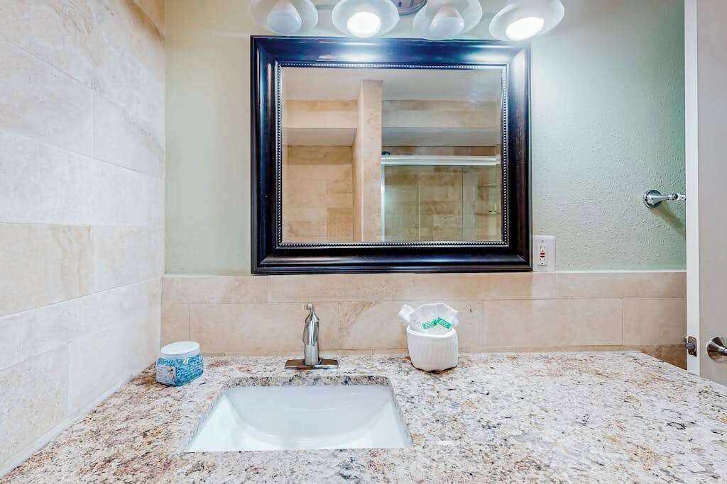 Photo of Bathroom in Bayou Oaks