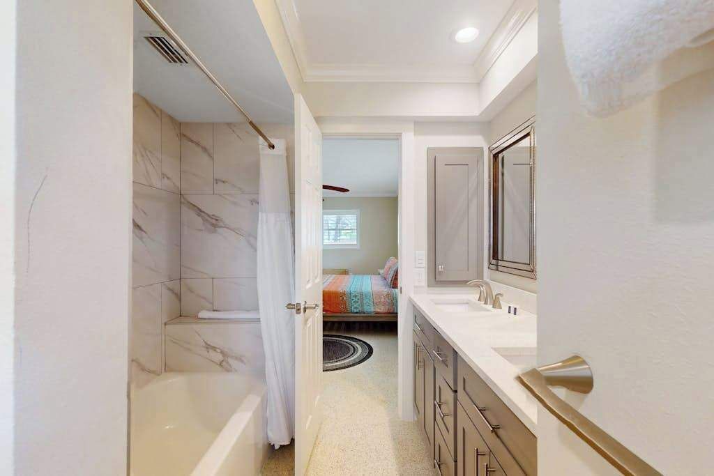 Photo of Bathroom in Ringling Estates