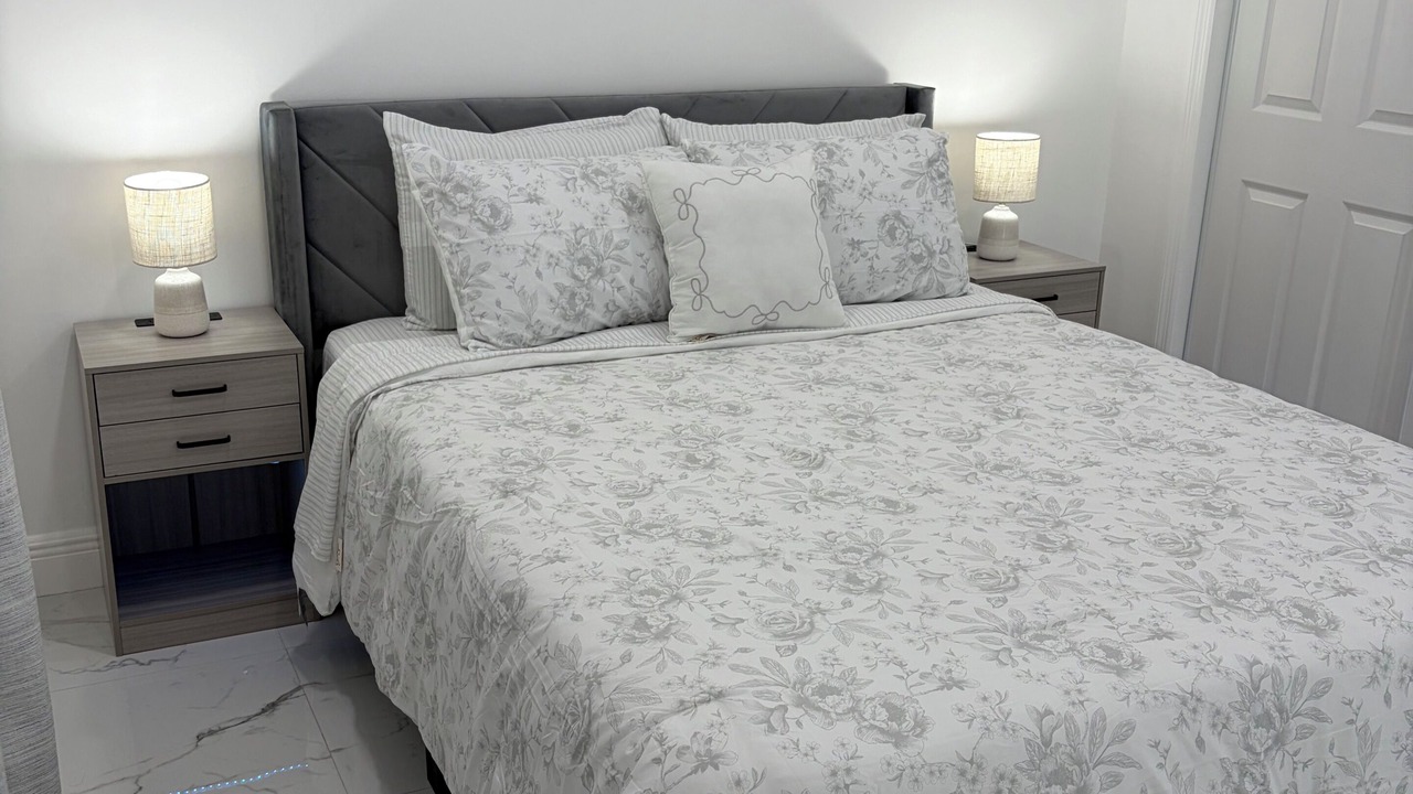 Photo of Bedroom in North Lauderdale