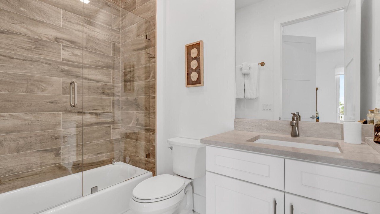 Photo of Bathroom in Marathon
