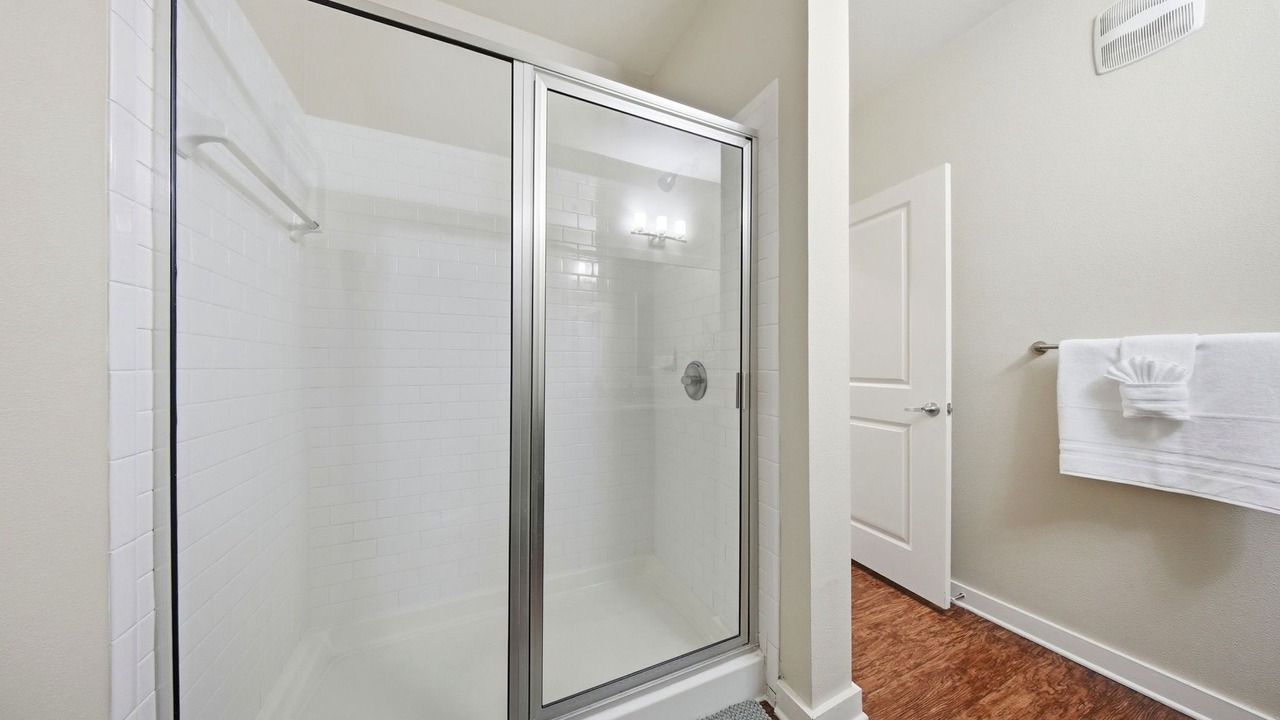 Photo of Bathroom in Courier City - Oscawana
