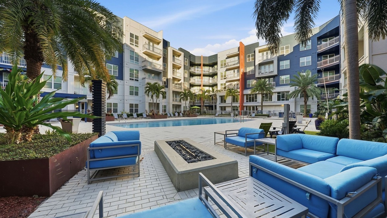 Photo of Patio Balcony in Courier City - Oscawana