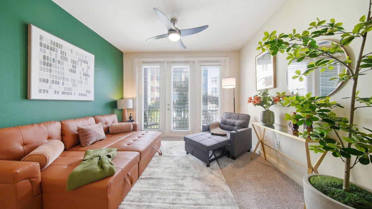 Photo of Livingroom in Courier City - Oscawana