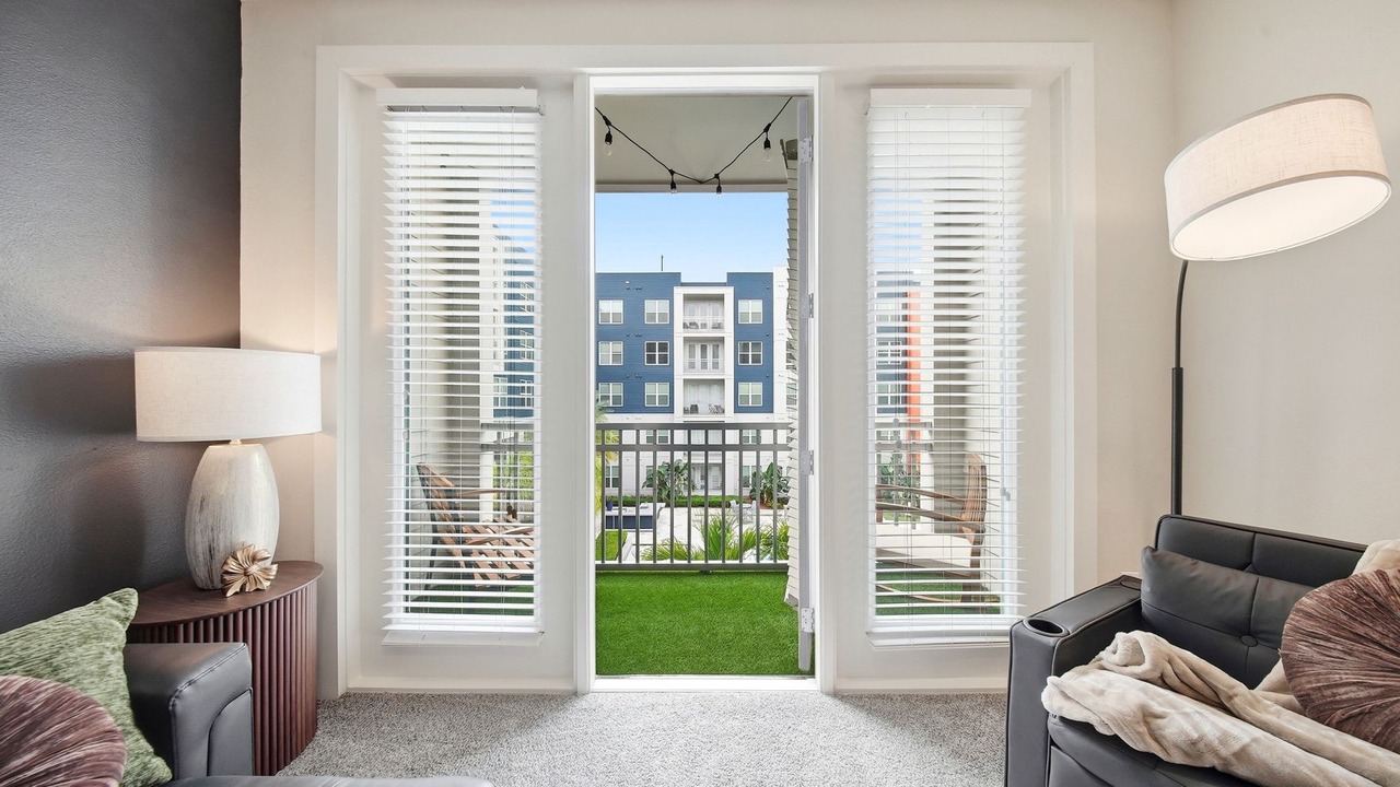 Photo of Livingroom in Courier City - Oscawana