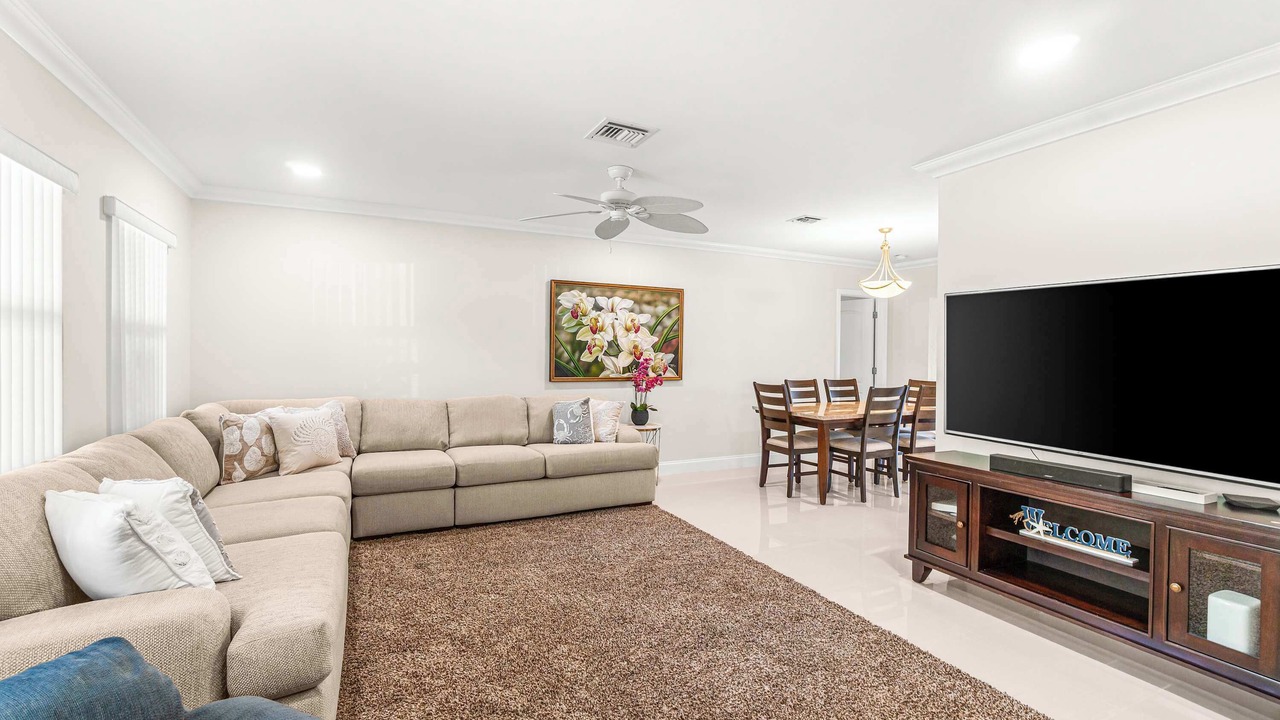 Photo of Livingroom in Tropic Palms