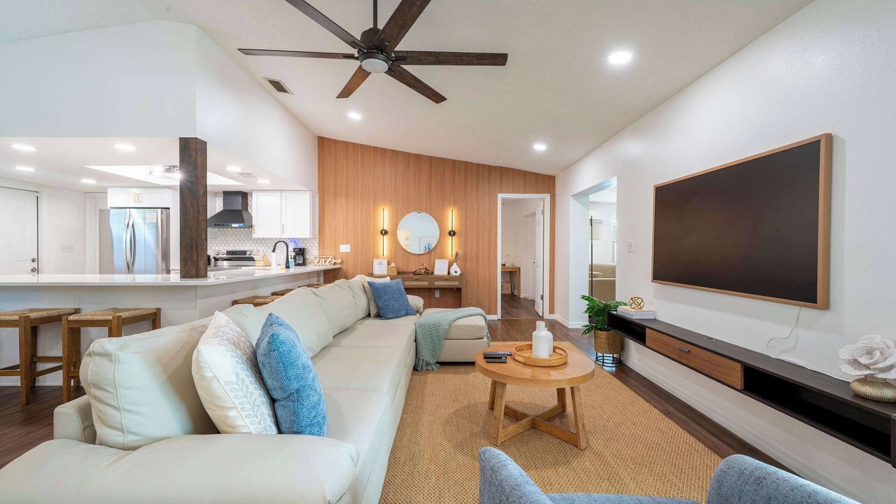 Photo of Livingroom in Seminole