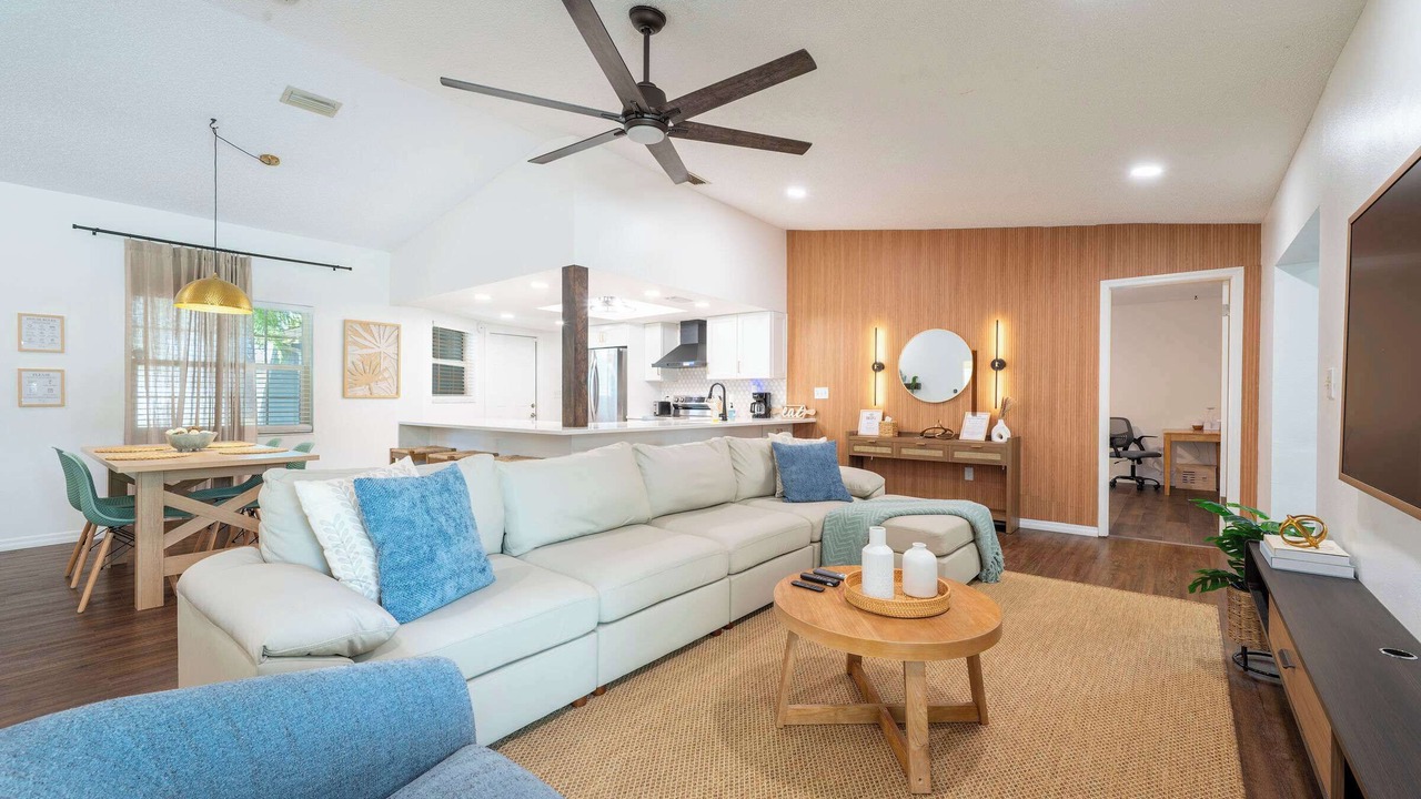 Photo of Livingroom in Seminole