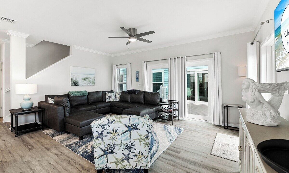 Photo of Livingroom in Mexico Beach