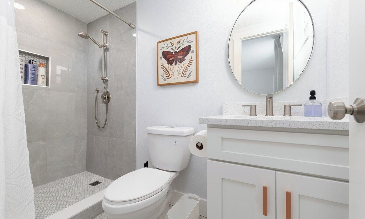 Photo of Bathroom in Neptune Beach