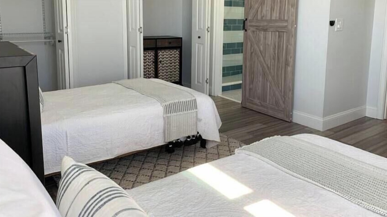 Photo of Bedroom in Neptune Beach