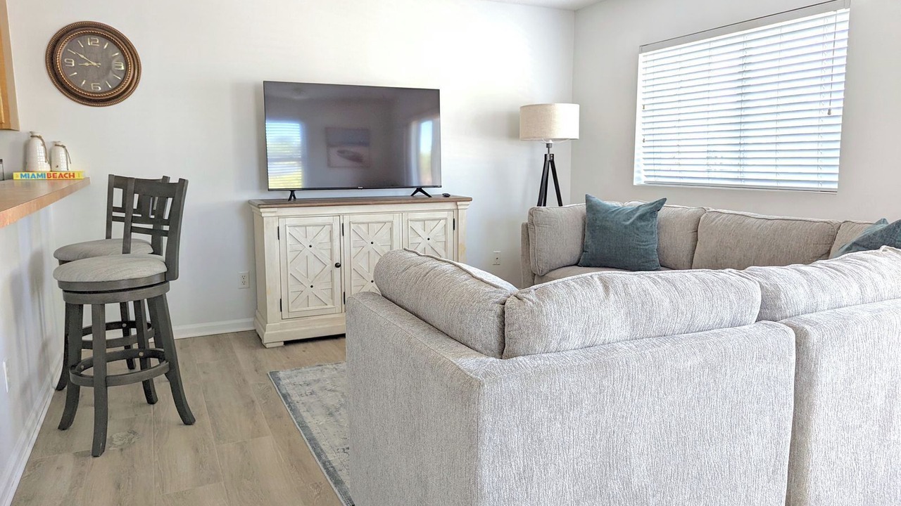 Photo of Livingroom in Neptune Beach