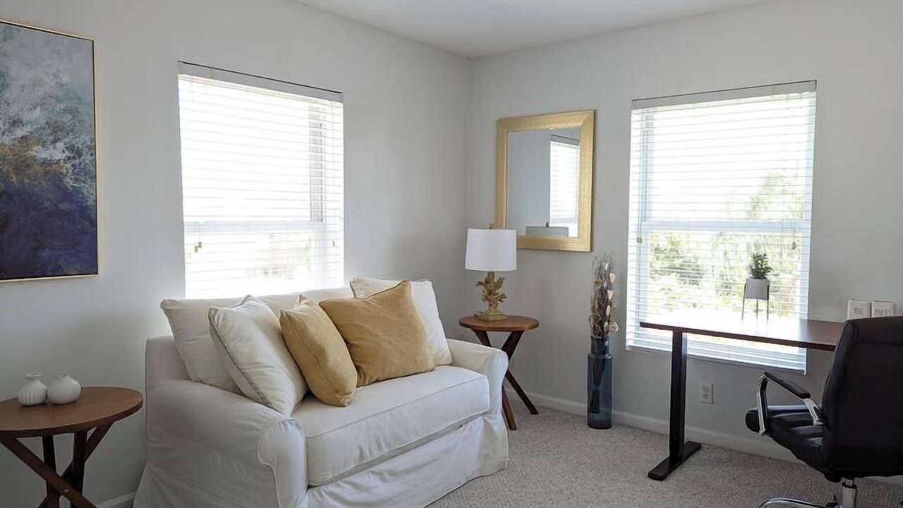 Photo of Livingroom in Neptune Beach