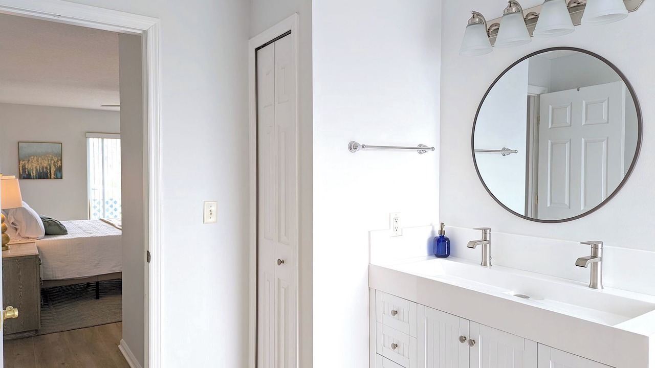 Photo of Bathroom in Neptune Beach