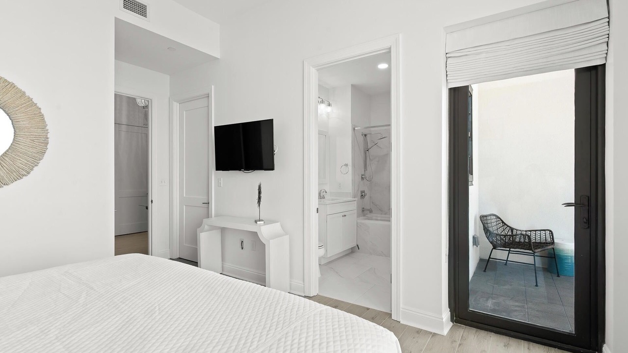 Photo of Bedroom in Gulf Place