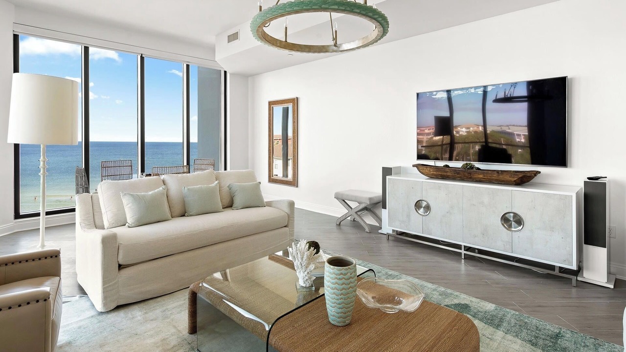 Photo of Livingroom in Gulf Place
