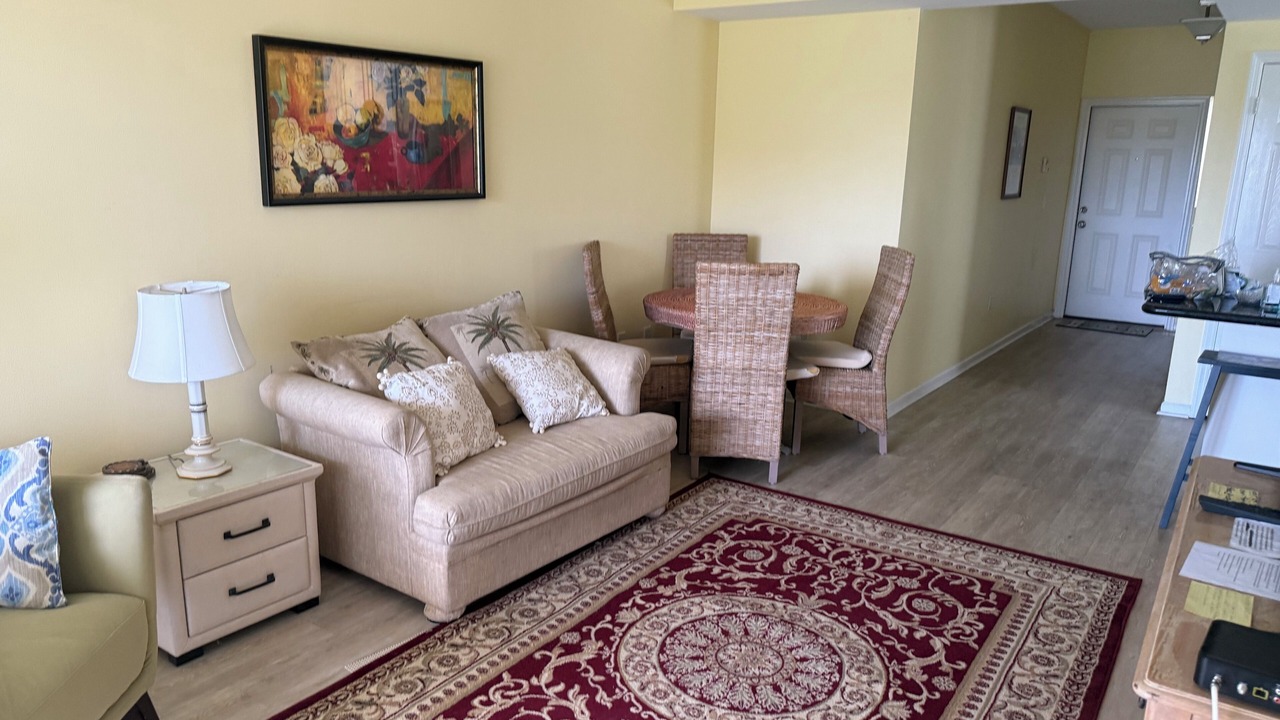 Photo of Livingroom in Greenview Shores
