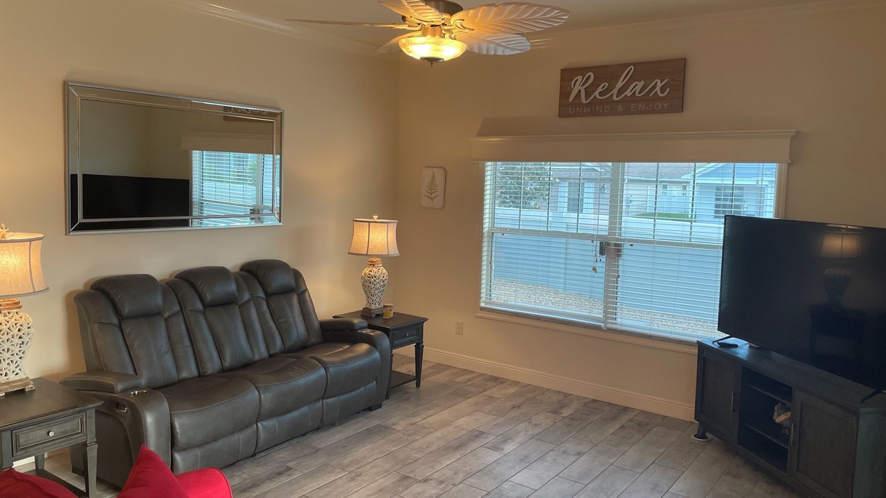 Photo of Livingroom in Lake Sumter Landing