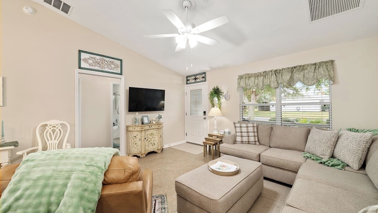 Photo of Livingroom in Liberty Park