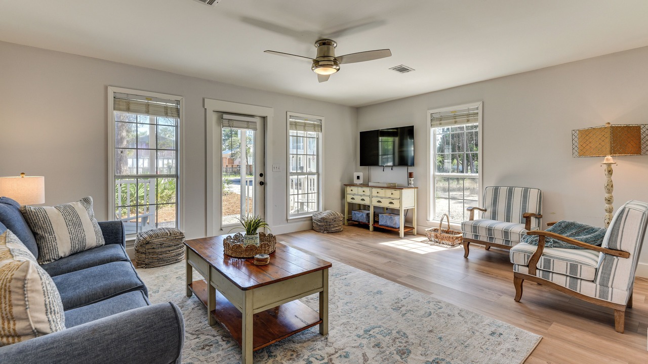 Photo of Livingroom in Gulfview Heights