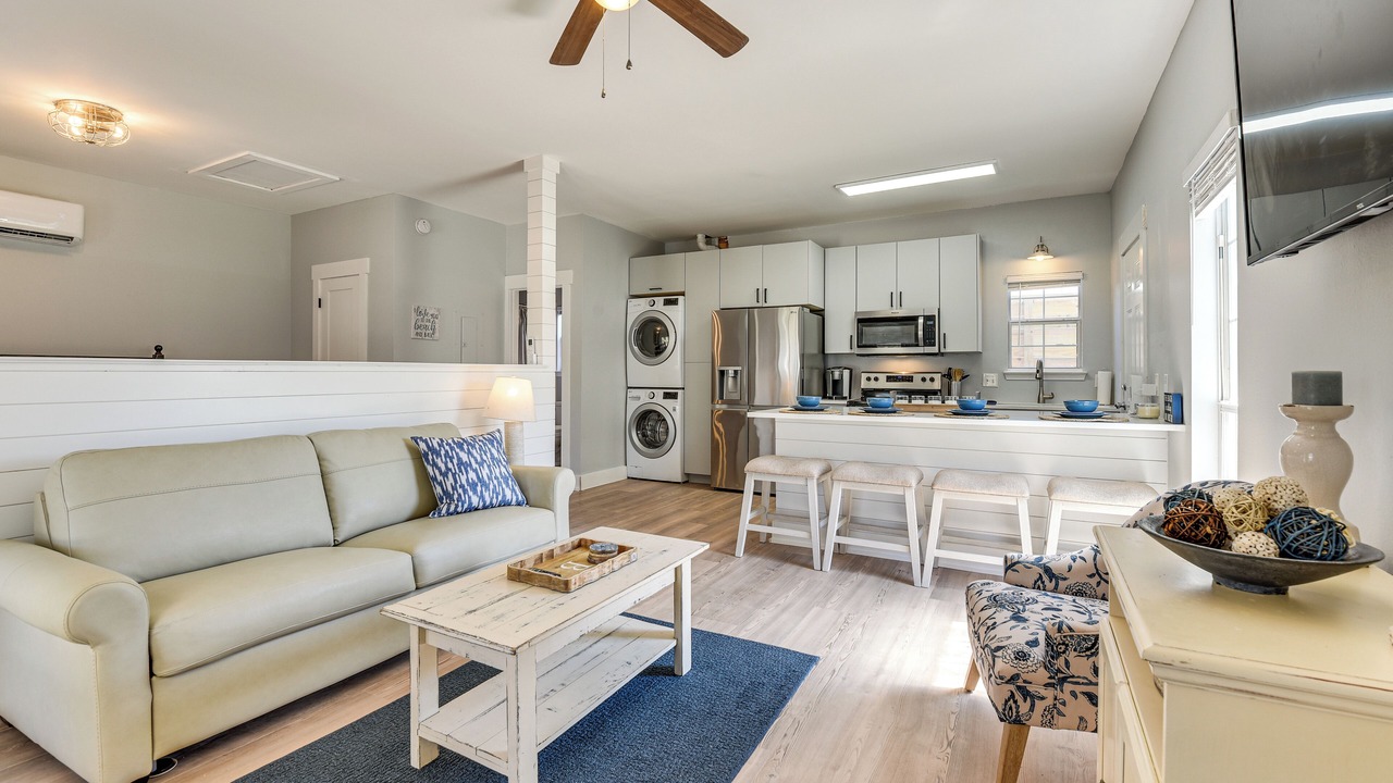 Photo of Livingroom in Gulfview Heights