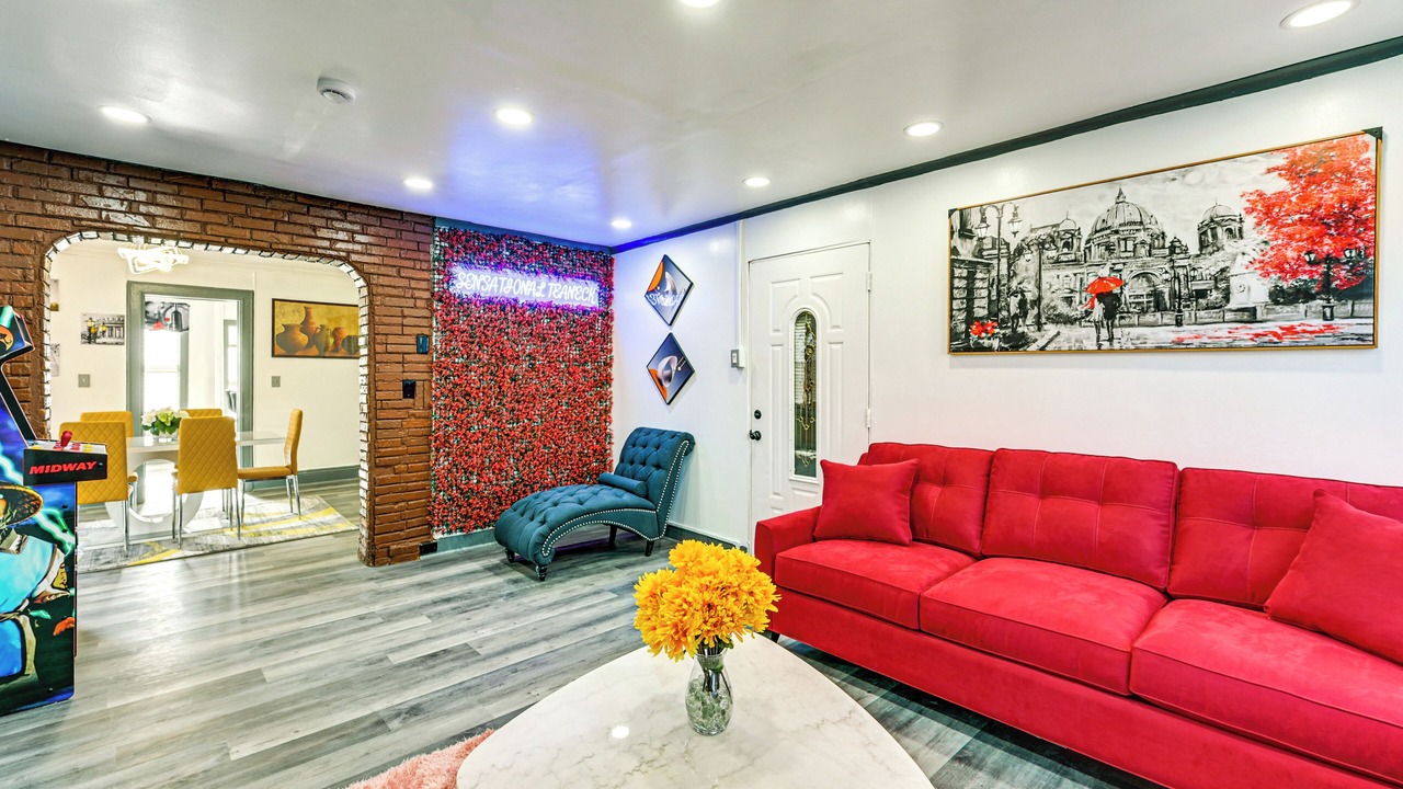 Photo of Livingroom in Teaneck